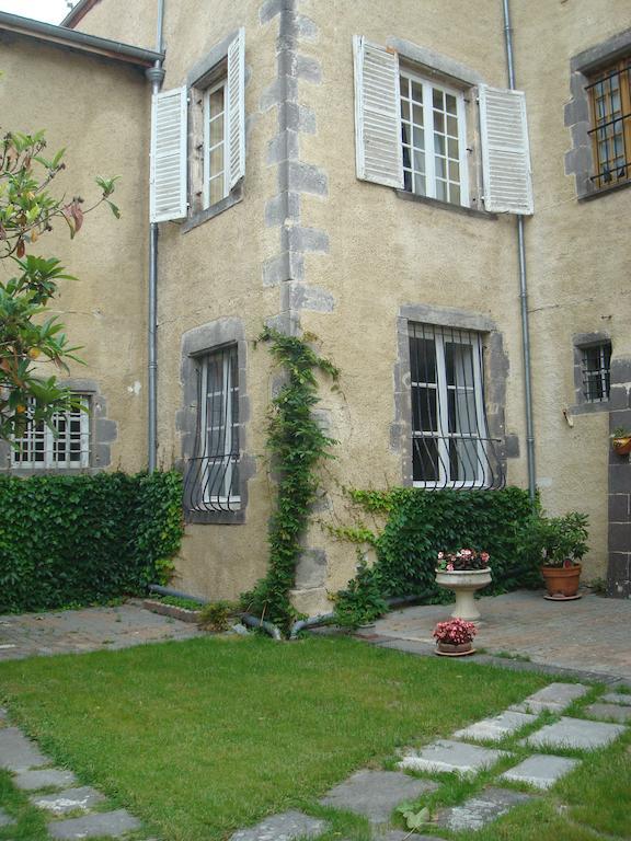 לינה וארוחת בוקר Menetrol Chateau De Bourrassol מראה חיצוני תמונה